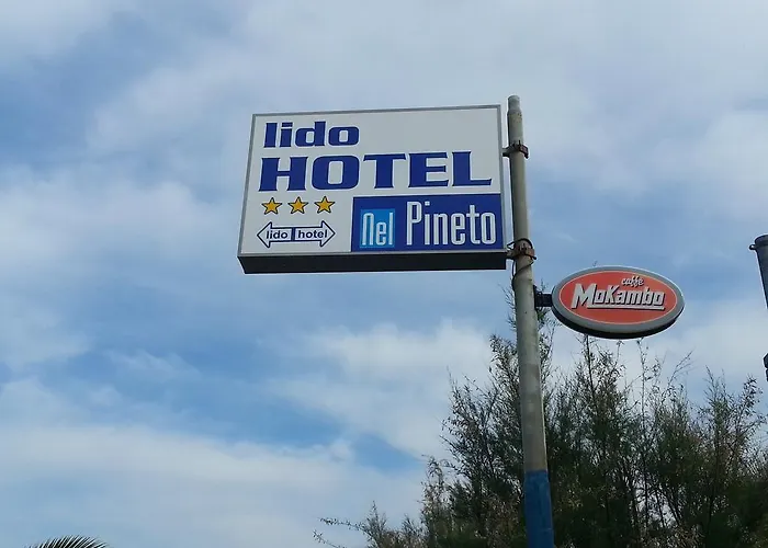 Отель Nel Pineto Монтесильвано